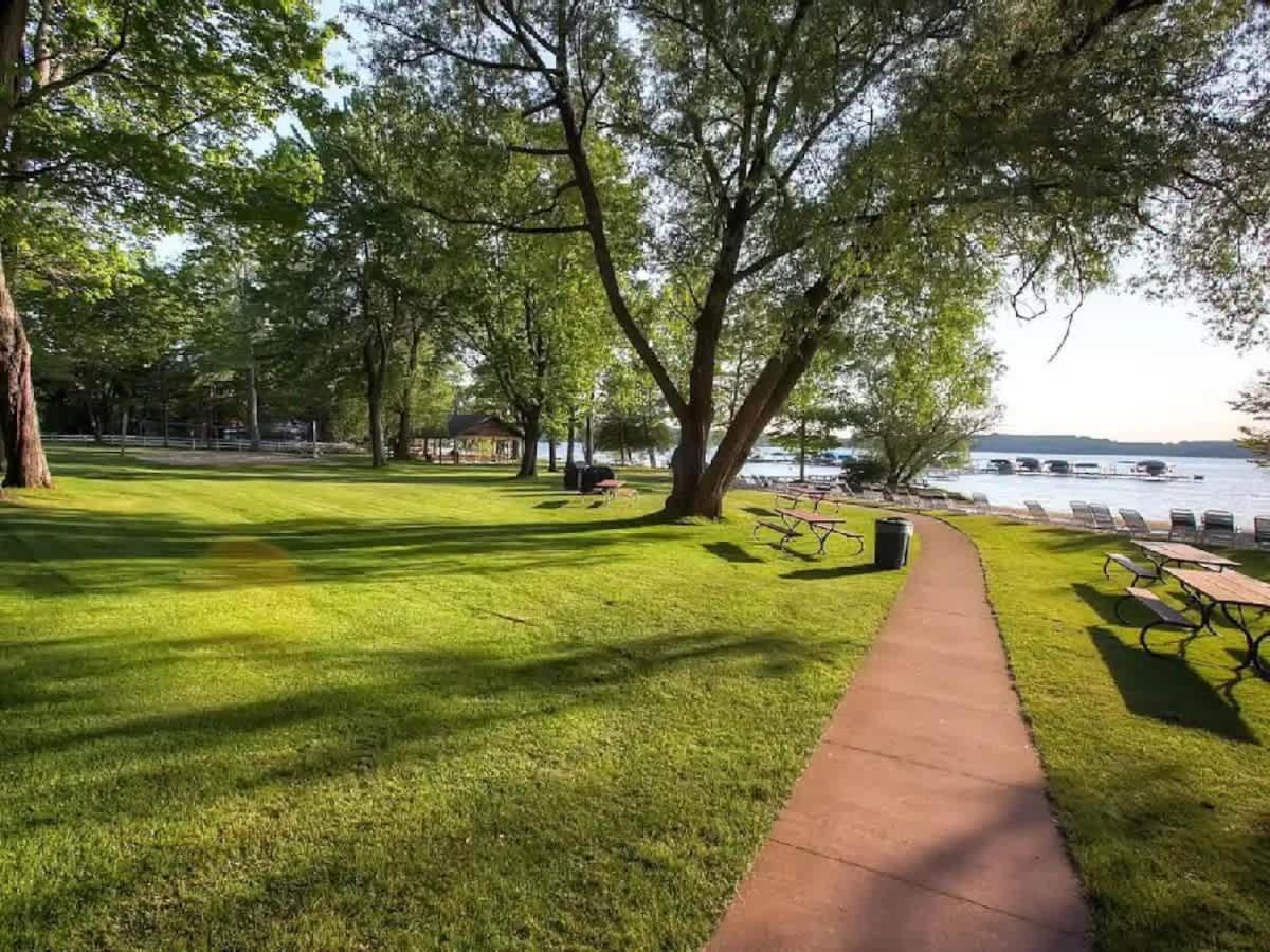 Top Floor Luxury, Sauna, Private Pool, Lake Bellaire Beach, 5 Beds, 4 Full Bath Exterior foto